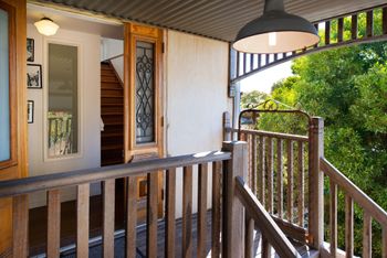 Alpha Loft - Accommodation Main Beach 3