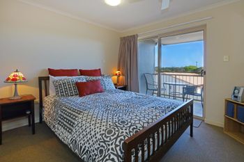 Pacific Royale Holiday Apartment 313 - Accommodation Main Beach 6