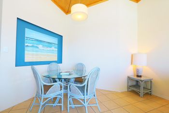 Pacific Royale Holiday Apartment 313 - Accommodation Main Beach 4