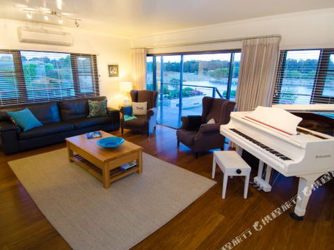 Charlie Bravo Villa Margaret River - Accommodation Main Beach 3