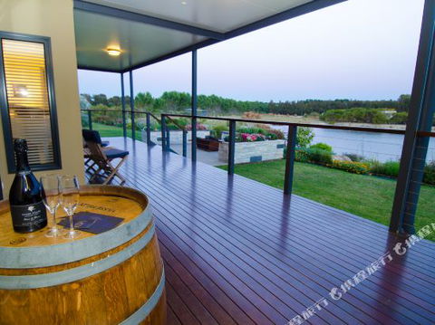 Charlie Bravo Villa Margaret River - Accommodation Main Beach 1
