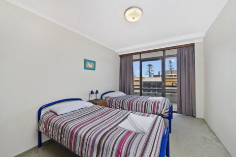 Akuna 14 6 Joffre Street - Accommodation Main Beach 2