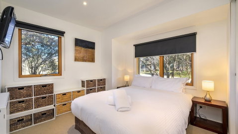 Dandongale - Accommodation Main Beach 1