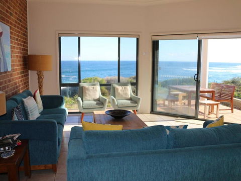 Ocean Views 4 Ocean Street Air Conditioned Luxury With Beautiful Ocean Views - Accommodation Main Beach 5