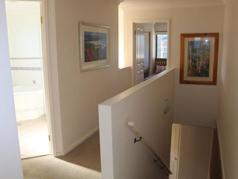 Ocean Views 4 Ocean Street Air Conditioned Luxury With Beautiful Ocean Views - Accommodation Main Beach 4