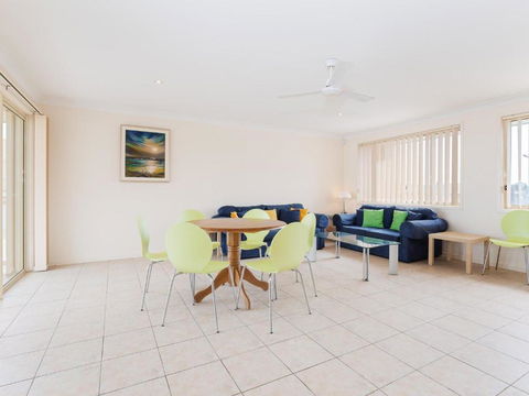 Ocean View Anna Bay 23 Ocean Avenue - Accommodation Main Beach 4