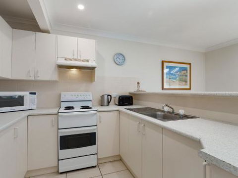 Walk On Birubi 1 / 40 Ocean Ave Pet Friendly WIFI Boat Parking & Water Views - Accommodation Main Beach 3