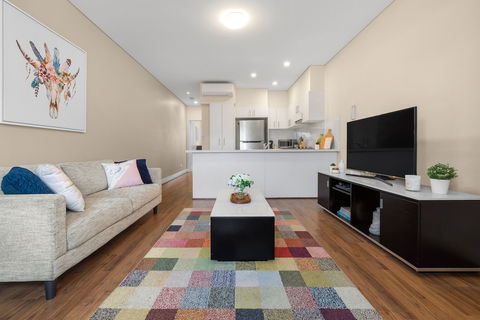 Urban Rest - Banq - Accommodation Main Beach 4