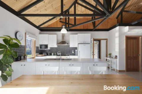 Mosss Place - Accommodation Main Beach 3