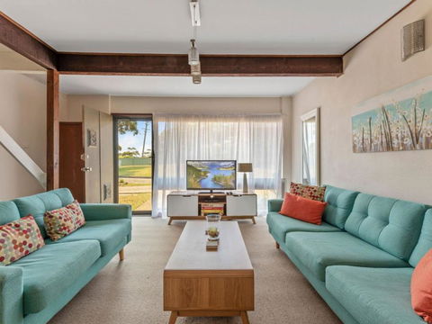 Ocean St. Holiday Apartment - Accommodation Main Beach 6