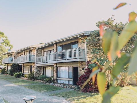 Ocean St. Holiday Apartment - Accommodation Main Beach 3