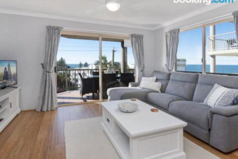 Unit 3 Emerald Shores Shipping Lane Views! - Accommodation Main Beach 2