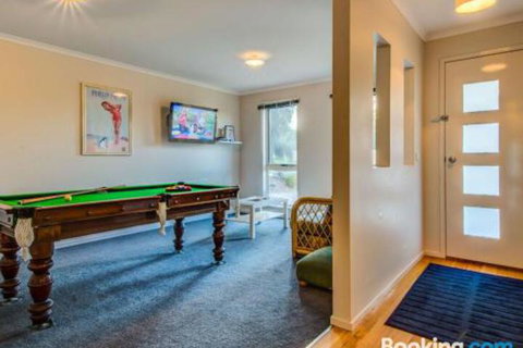 At The Beach - Accommodation Main Beach 0