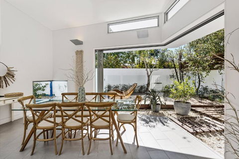 Ultimate Light & Space Noosa Heads - Accommodation Main Beach 2