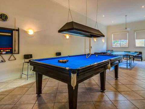 Cuttriss By The Beach - Accommodation Main Beach 2
