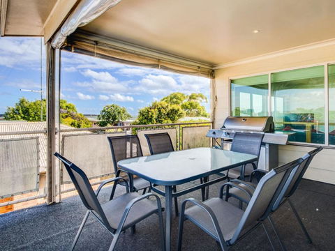 Cuttriss By The Beach - Accommodation Main Beach 6
