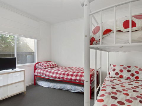 Beach Fun 11 Broadbeach Drive - Accommodation Main Beach 6