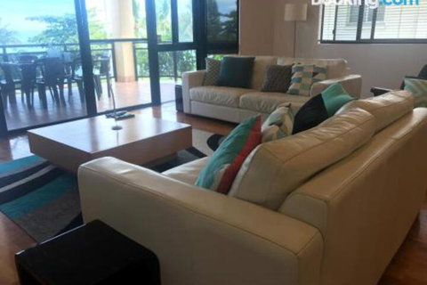 Townsville Strand Lighthouse Apartment 3 - Accommodation Main Beach 4