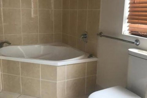 Townsville Strand Lighthouse Apartment 3 - Accommodation Main Beach 5