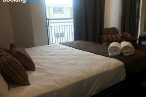 Townsville Strand Lighthouse Apartment 3 - Accommodation Main Beach 3