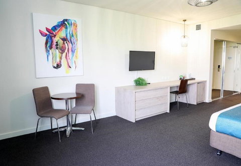 Mantra Melbourne Melton - Accommodation Main Beach 4