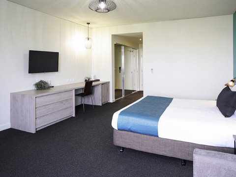 Mantra Melbourne Melton - Accommodation Main Beach 6