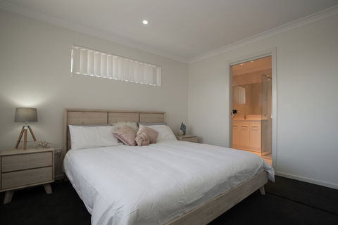 Underwood Road 62 - Accommodation Main Beach 4