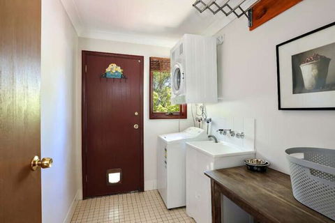 Mountain Den - Accommodation Main Beach 4