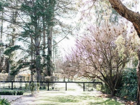 KIRRIEMUIR Burradoo Southern Highlands 4pm Check Out Sunday - Accommodation Main Beach 1