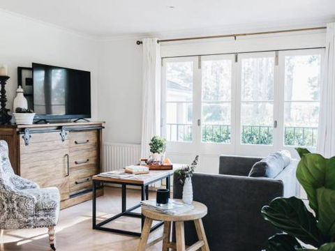 KIRRIEMUIR Burradoo Southern Highlands 4pm Check Out Sunday - Accommodation Main Beach 2