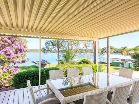 On Golden Ponds At Erowal Bay 4pm Check Out Sundays - Accommodation Main Beach 0