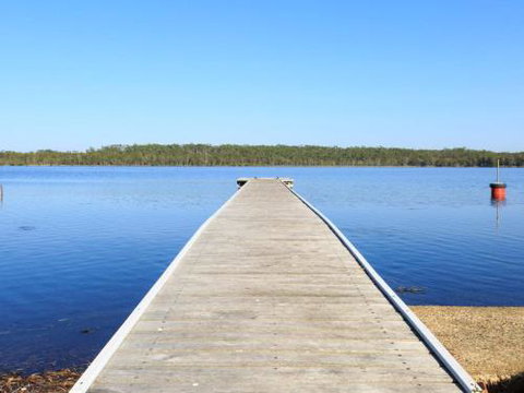 On Golden Ponds At Erowal Bay 4pm Check Out Sundays - Accommodation Main Beach 2