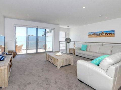 Rosalea By The Bay - Accommodation Main Beach 6