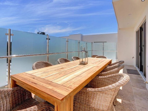 Rosalea By The Bay - Accommodation Main Beach 3