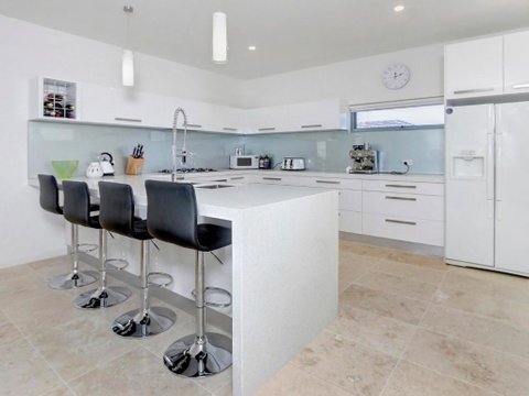Rosalea By The Bay - Accommodation Main Beach 4