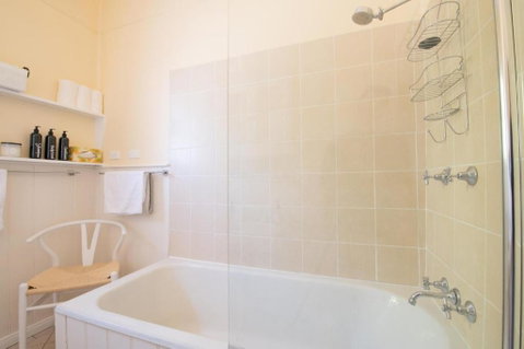 The Cottage Bondonga - Accommodation Main Beach 5
