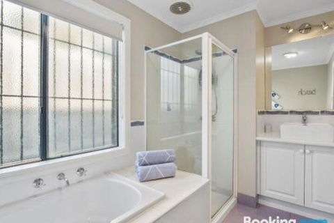 Rye Poolside Escape - Accommodation Main Beach 1