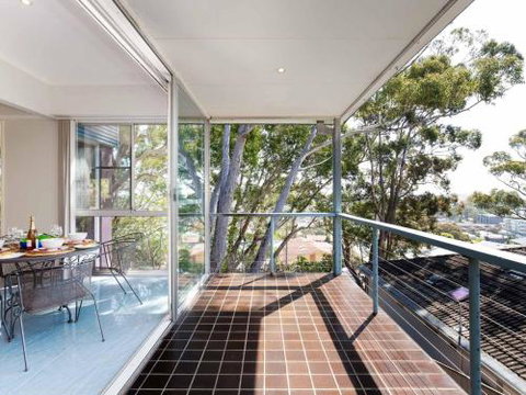 Views Of Shoal Bay 75 Ronald Ave Views & Air Con - Accommodation Main Beach 1