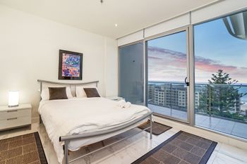 Penthouse Liberty Towers - Accommodation Main Beach 2