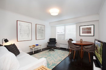 Bronte By Design - Accommodation Main Beach 3