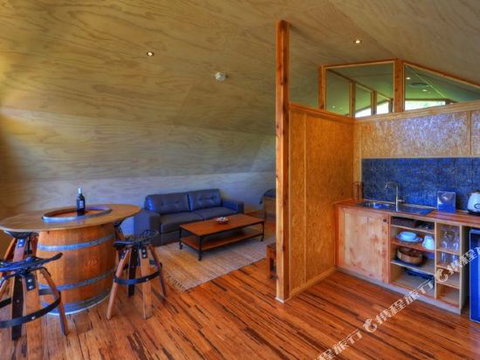 Bruny Island Accommodation 43 Degrees Beachside Studio Spa Apartments (1) - Accommodation Main Beach 6