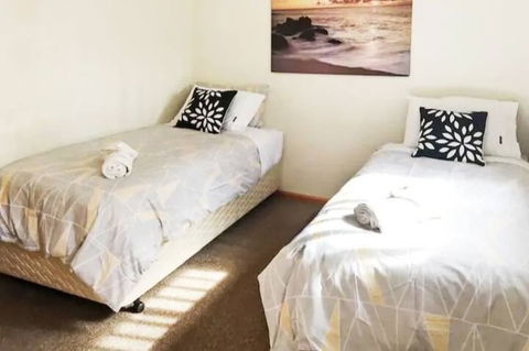 Rye Sleeps 10, Great Weekender - Accommodation Main Beach 1