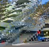 Bridge and Sails - Accommodation Main Beach