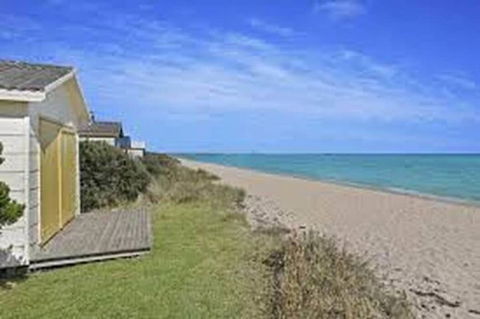 Home Near Shops & Beach - Accommodation Main Beach 2