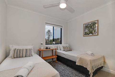 Oceanside Apartment - LAMER9 - Accommodation Main Beach 2