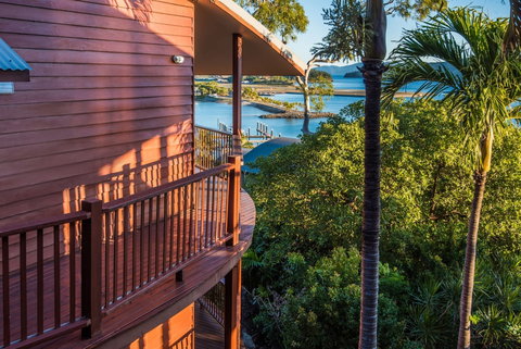 Casuarina 18 Ocean View - Accommodation Main Beach 1