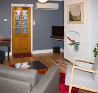 Heritage Listed Georgian Cottage - Accommodation Main Beach