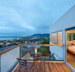 Library House - Accommodation Main Beach