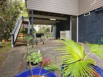 The Boat House - Accommodation Main Beach 4