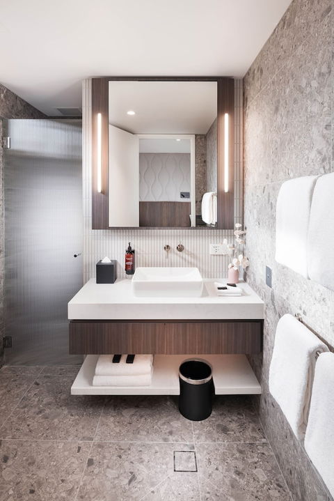 Majestic M Suites - Accommodation Main Beach 5